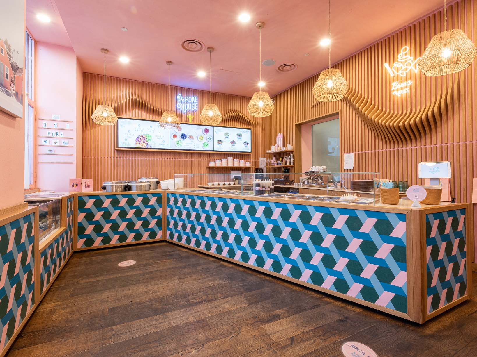 Technoretail - LG firma il digital signage di Poke House 