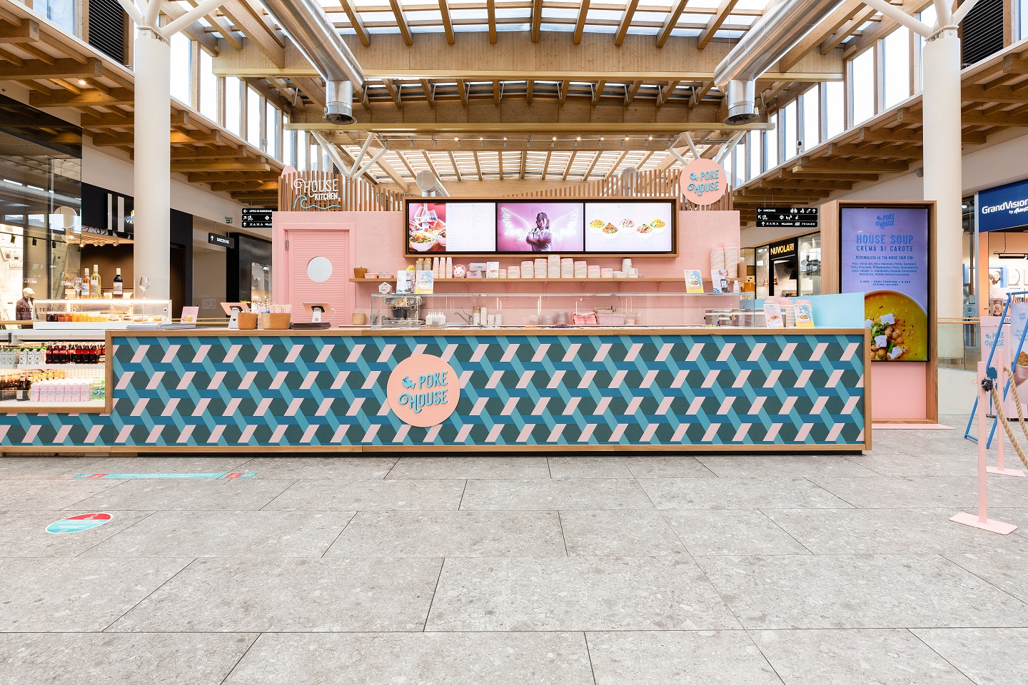Technoretail - LG firma il digital signage di Poke House 