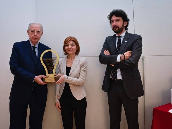 Technoretail - Comieco Factory premia la soluzione “imballaggio Attivo!” di Bestack 