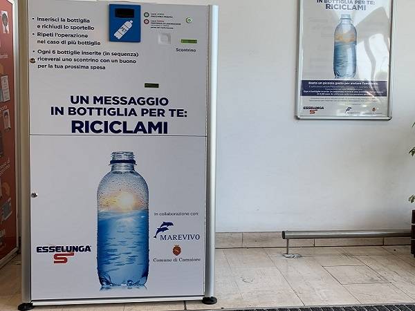Technoretail - Installato da Esselunga un eco-compattatore di bottiglie in plastica 