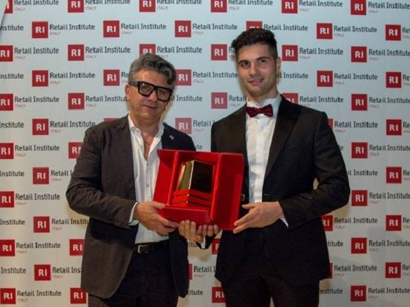 Technoretail - Assegnato a Visual Display il Retail Institute Awards 2017 nella categoria store/retailers 