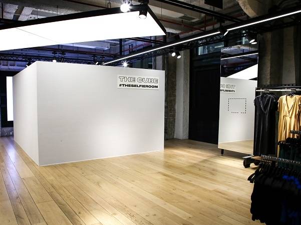 Technoretail - Presentata da Bershka la nuova esperienza tecnologica The Cube 