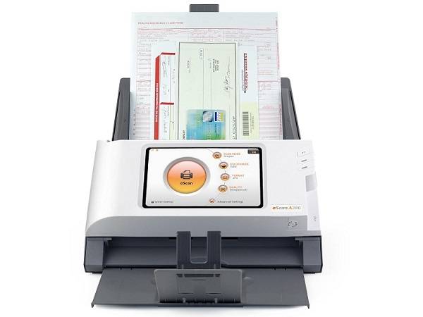 Technoretail - Plustek introduce un nuovo scanner touchscreen per la rapida digitalizzazione dei documenti 