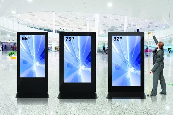 Technoretail - Domino Display lancia nuovi totem multimediali in formato extralarge 