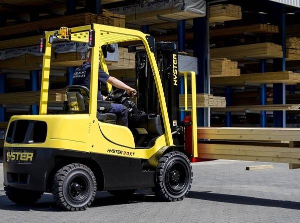 Technoretail - Logistica: in arrivo i nuovi carrelli elevatori Hyster XT 