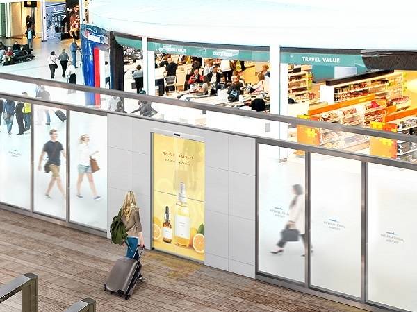 Technoretail - LG Electronics e Assa Abloy verso il lancio di porte automatiche con display Oled trasparenti 