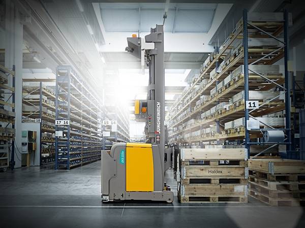 Technoretail - Jungheinrich introduce EKS 215a, la solution per lo stoccaggio automatico ad altezze elevate 