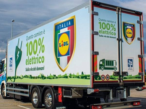 Technoretail - Lidl si è dotata del suo primo veicolo industriale elettrico 