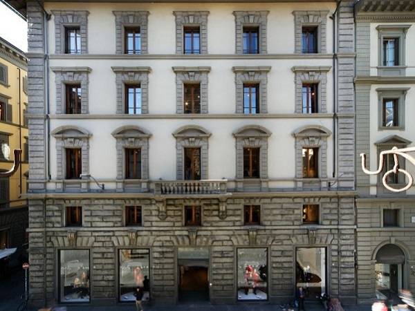Technoretail - Cushman & Wakefield ha operato da Advisor nella vendita di un Trophy Asset nel centro di Firenze 