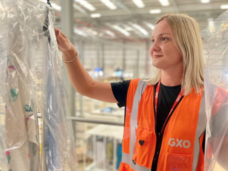 Technoretail - Gxo Logistics amplia la sua partnership con Vivienne Westwood 