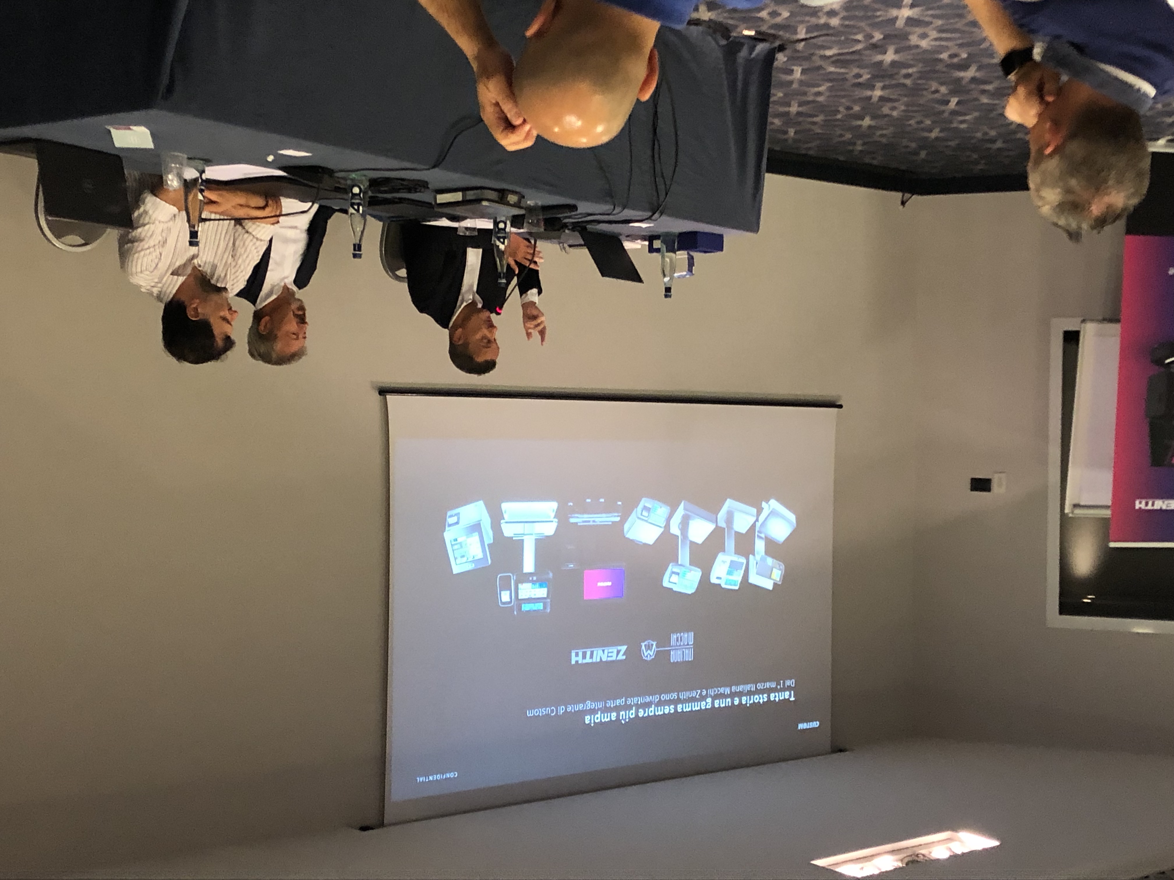 Technoretail - L'innovazione di Custom in tour per tutta la Penisola 