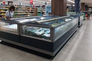 Technoretail - L’ipermercato Tommy di Makarska (Croazia) arredato con le soluzioni Arneg 