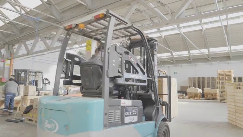 Technoretail - Moroni Pallets si affida ai frontali elettrici Baoli KBE 