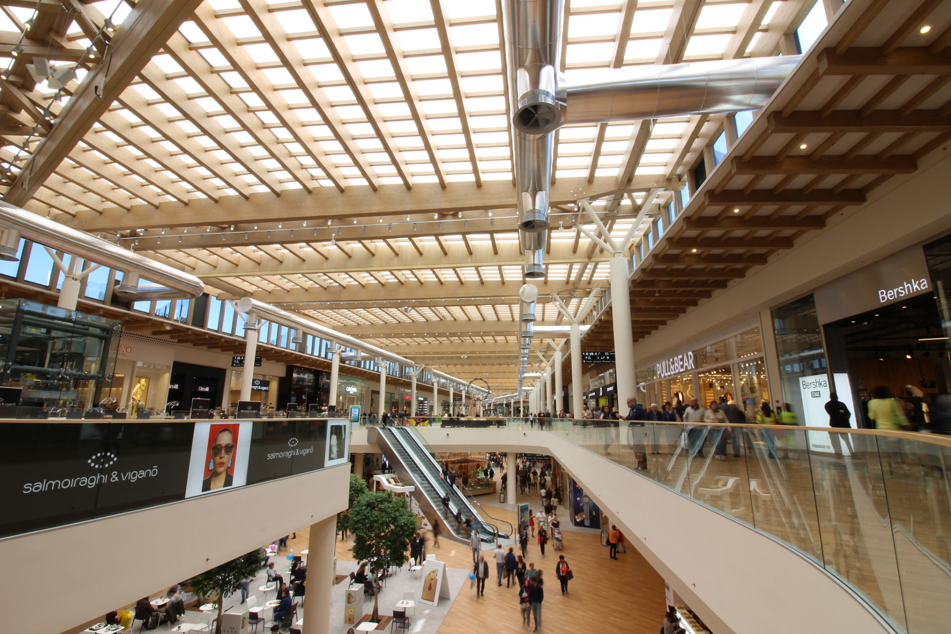 Technoretail - Abercrombie & Fitch sceglie Arese per il suo rientro in Italia 