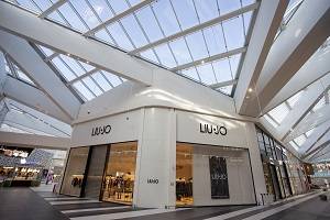Technoretail - Il Maximo Shopping Center di Roma è il risultato della collaborazione tra 3C+t Capolei Cavalli e Design International Technoretail - Il Maximo Shopping Center di Roma è il risultato della collaborazione tra 3C+t Capolei Cavalli e Design International