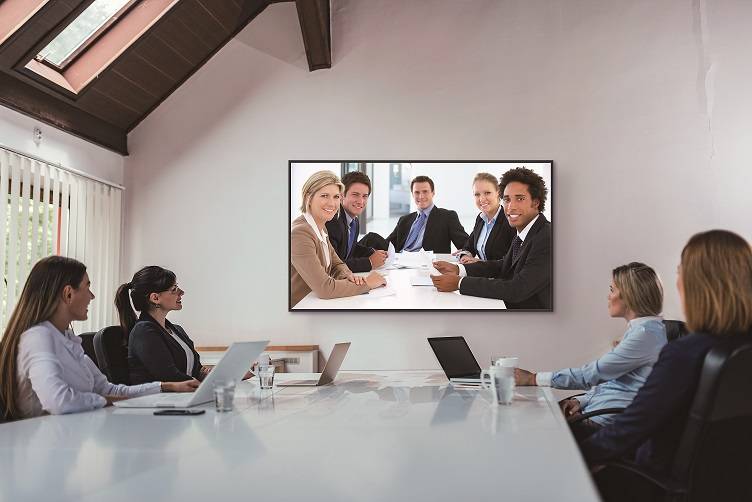 Technoretail - Da Panasonic i nuovi display professionali 4K LCD della serie EQ2 