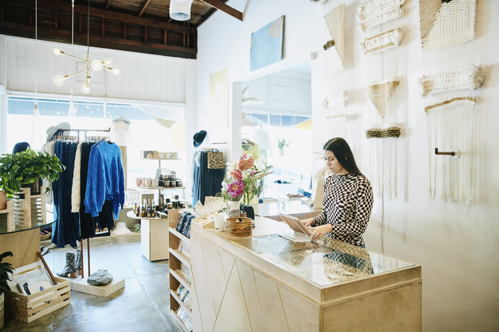 Technoretail - SHOPPING EXPERIENCE 