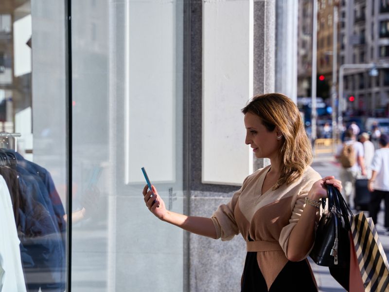 Technoretail - Minsait: le aziende retail e fashion conoscono poco i propri clienti 