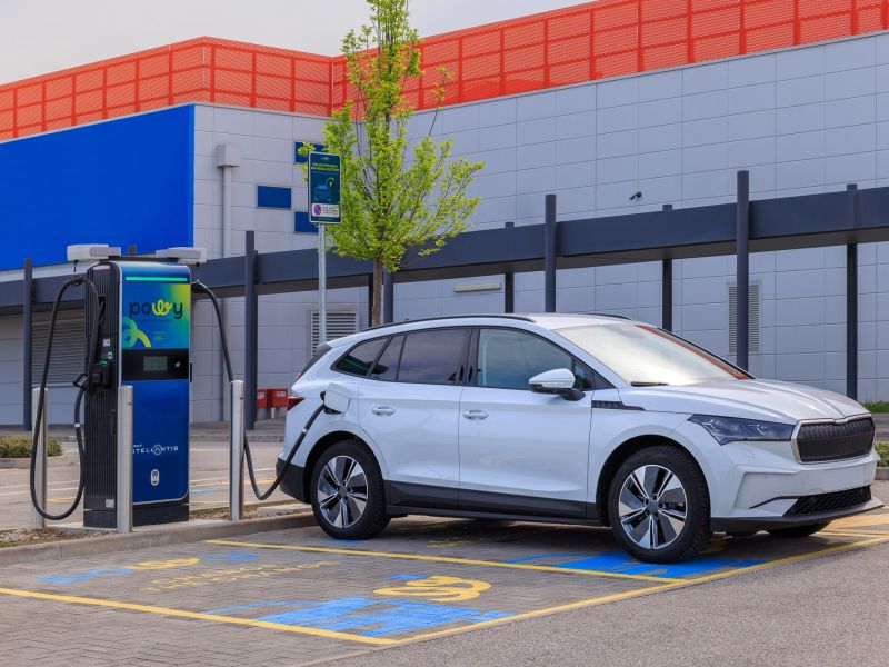 Technoretail - Powy installa nuove colonnine elettriche per la Gdo nel Meridione 