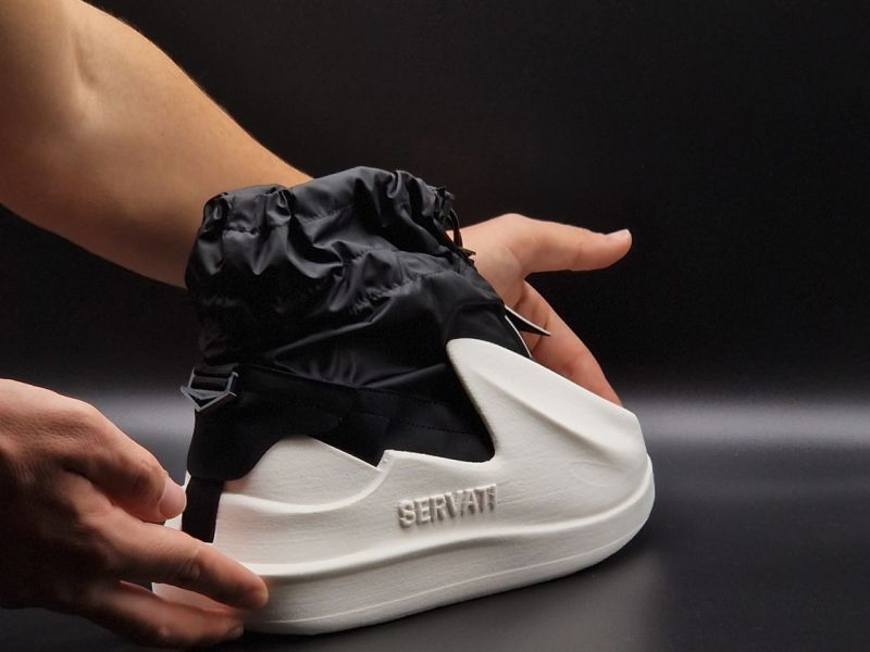 Technoretail - Con le sue sneakers stampate in 3D Servati punta ai negozi fisici 