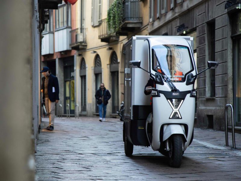 Technoretail - Amazon lancia a Milano le consegne Same Day con scooter elettrici 