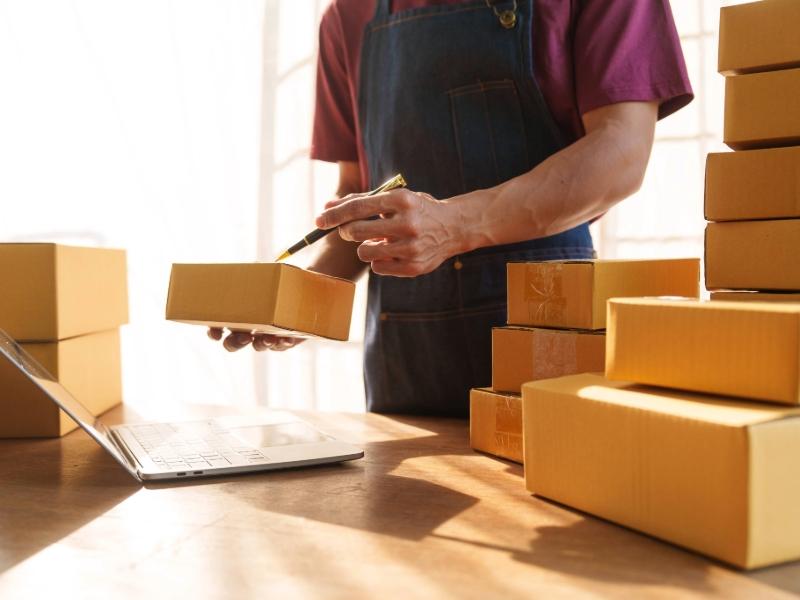 Packlink: nel back-to-school crescono le spedizioni delle categorie legate ai consumi domestici